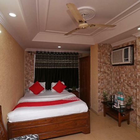 Oyo Flagship 16209 Hotel Ambar Palace Bara Bazar Ngoại thất bức ảnh
