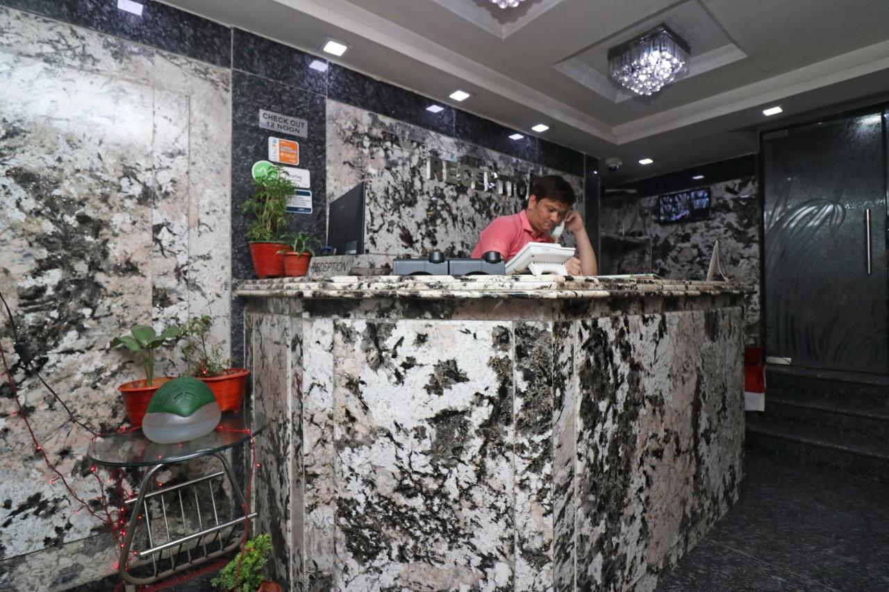 Oyo Flagship 16209 Hotel Ambar Palace Bara Bazar Ngoại thất bức ảnh