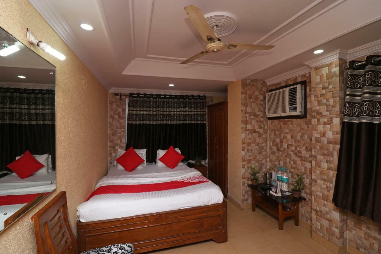 Oyo Flagship 16209 Hotel Ambar Palace Bara Bazar Ngoại thất bức ảnh