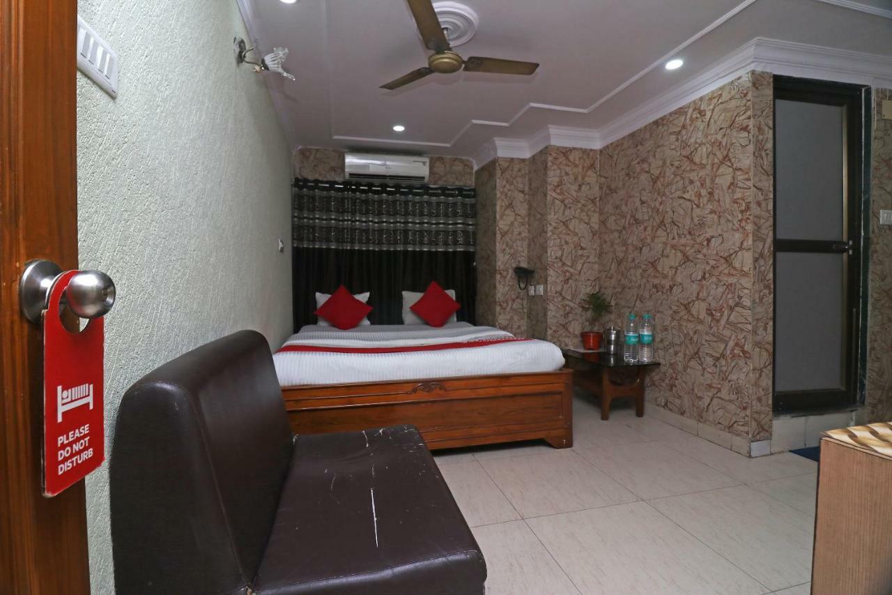 Oyo Flagship 16209 Hotel Ambar Palace Bara Bazar Ngoại thất bức ảnh