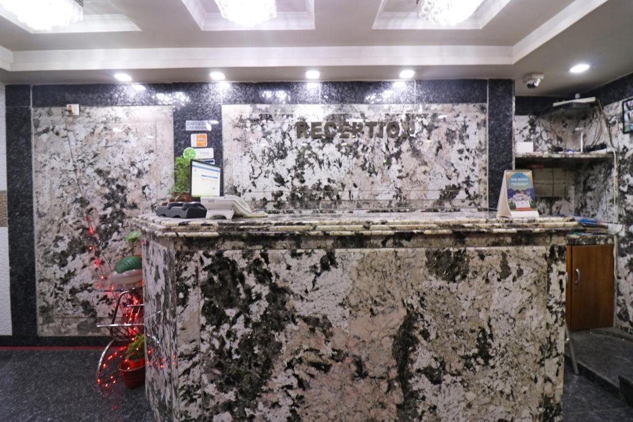 Oyo Flagship 16209 Hotel Ambar Palace Bara Bazar Ngoại thất bức ảnh